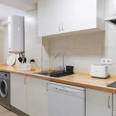 Charming Malagas Moon Apartment Malaga